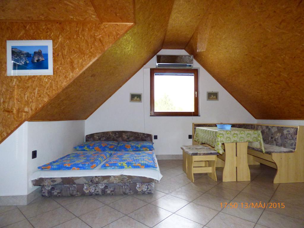 Fabian Apartman-Haz Szantod Room photo